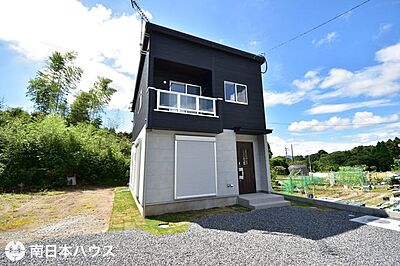 外観：東南向き道路【敷地面積393.42m2(119坪)】駐車5台以上！現地のご案内可能です♪