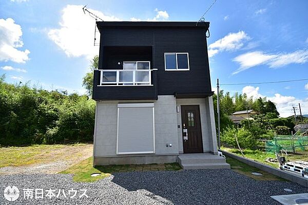 【外観】令和7年6月21日　撮影敷地広々100坪以上！広いお庭で家庭菜園も楽しめます♪