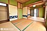 和室：【2階和室】4.5帖の和室が2部屋襖で仕切られているお部屋です♪南向きで明るいお部屋です♪