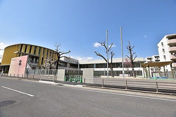 学校法人時任学園　太陽の子幼稚園【学校法人時任学園　太陽の子幼稚園】鹿児島市鴨池新町にある幼稚園です。教育目標　「太陽のように明るく生き生きとすなおにかしこく」 390m