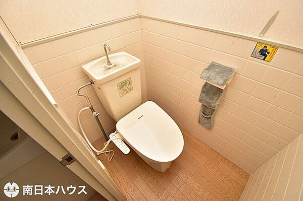【トイレ】温水洗浄便座機能付きのトイレです！