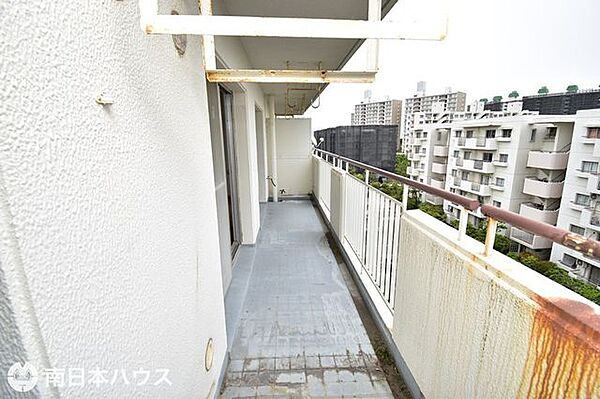 【バルコニー】南向きの日当たり良好なバルコニーです！