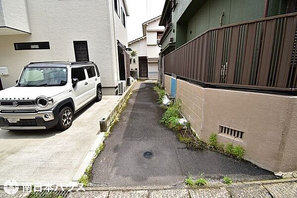【前面道路】南西側敷地へ接道する道路です！
