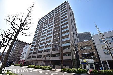 【プレミスト照国表参道の外観】駐車場の空きあります!使用区画・料金などは入居後抽選になります。料金9000円~18000円/月。