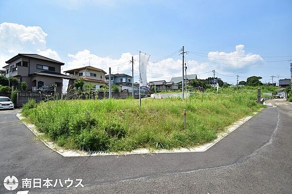 【外観】令和7年6月29日　撮影東南角地で日当り良好な敷地です♪