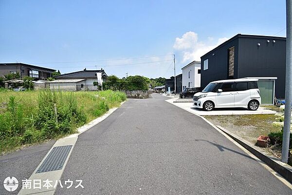 【前面道路】南向きの前面道路です