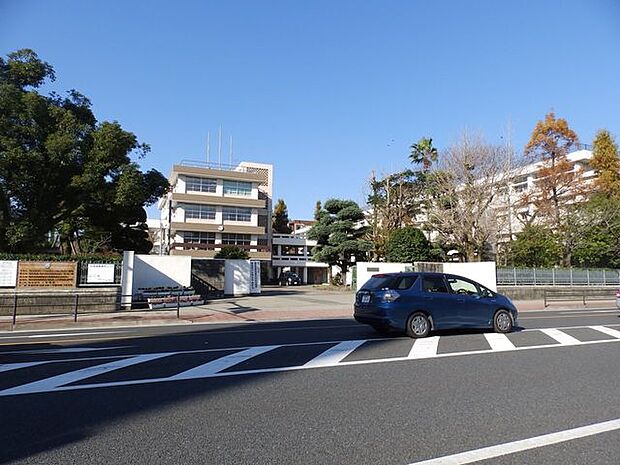 鶴丸高校建学の理念・好学愛知・自律敬愛・質実剛健 910m
