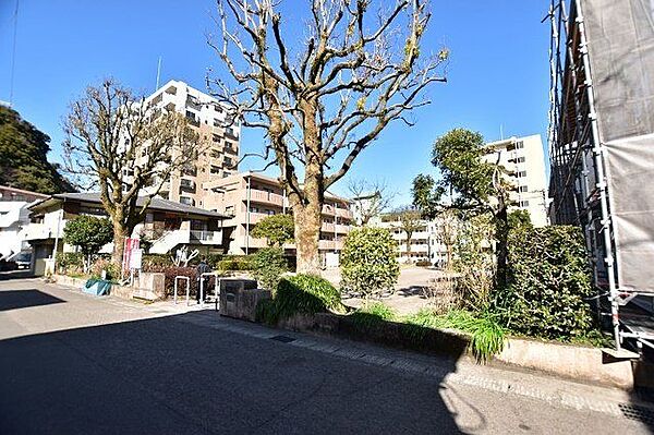 常盤公園【常盤公園】常盤公園は鹿児島市常盤二丁目にある公園です。遊具、広場、公衆用トイレがあります。 510m
