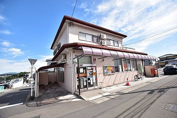 [鹿児島西陵郵便局]平日 9:00 ～ 17:00土・日・休日 お取り扱いしません駐車場あり（3台） 330m