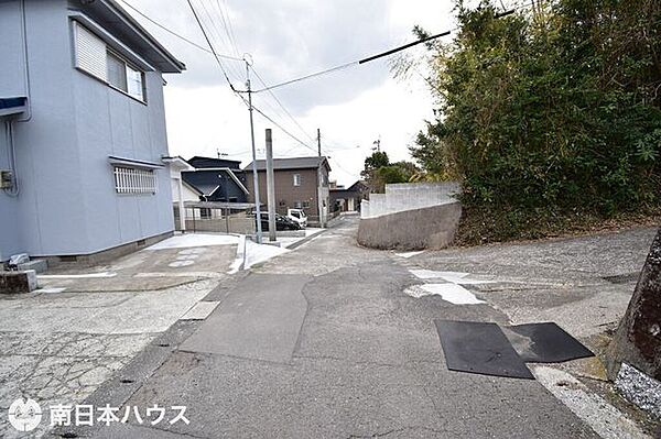 【前面道路】西向きの前面道路です！