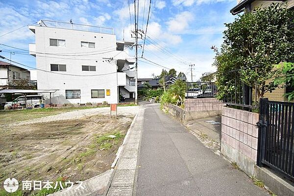 【前面道路】北東向きの道路です！