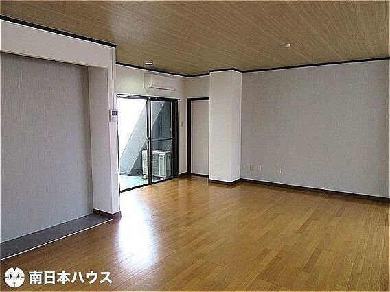 【401号リビ...