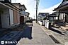 外観：前面道路含む現地写真