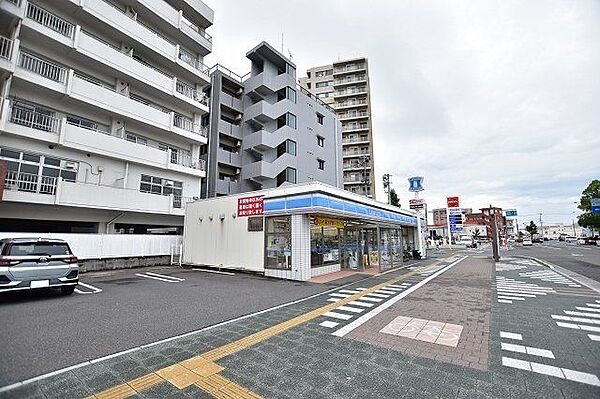 【ローソン大門口店】鹿児島市松原町にあるコンビニです。設備　ATM、お酒、タバコ、FAX、コピー、写真プリント、MACHIcafe(コーヒー)、Wi-Fi、まちかど厨房、駐車場、ソフトアイス 180m