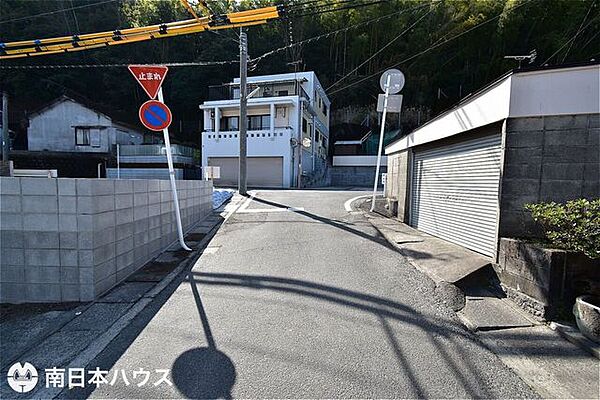 【前面道路】北向きの前面道路幅は約4.9ｍです！