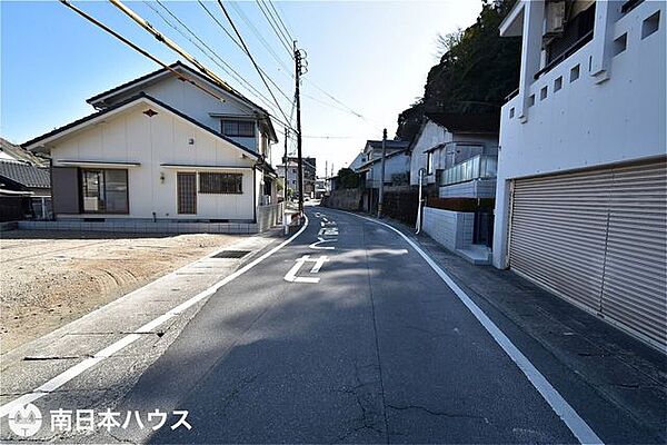 【前面道路】西向きの前面道路幅は約7.3ｍです！
