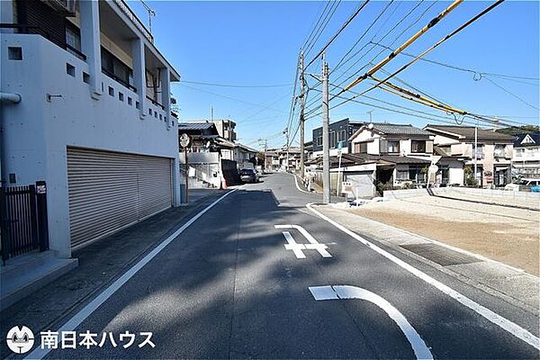 【前面道路】西向きの前面道路幅は約7.3ｍです！