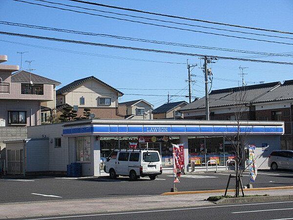【ローソン吉野花棚店】飲食品、日用品を取扱うコンビニエンスストアー 990m