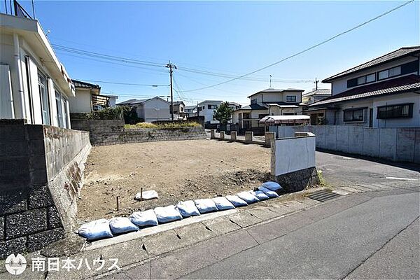 【外観】令和8年3月15日　撮影角地で日当たり、通風良好な敷地です♪
