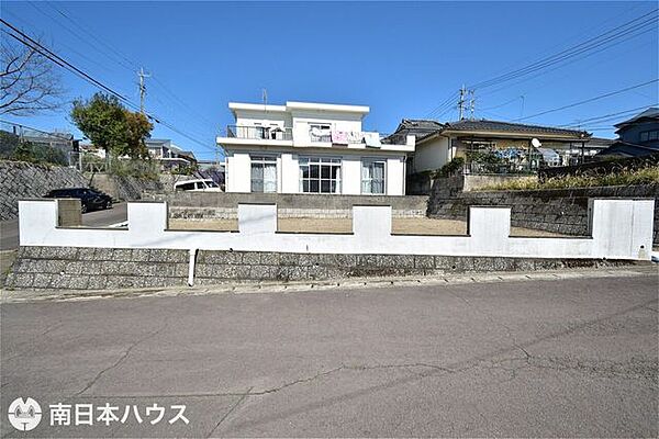 【外観】令和8年3月15日　撮影南西側から撮影！日当たり良好な敷地です♪