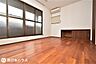 洋室：【洋室】室内程度良好です！バルコニーに面したお部屋です♪