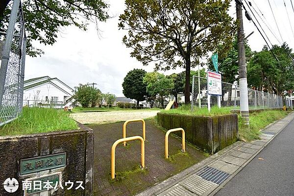 【丸岡公園】鹿児島市明和1丁目にある公園です遊具、広場あり 490m