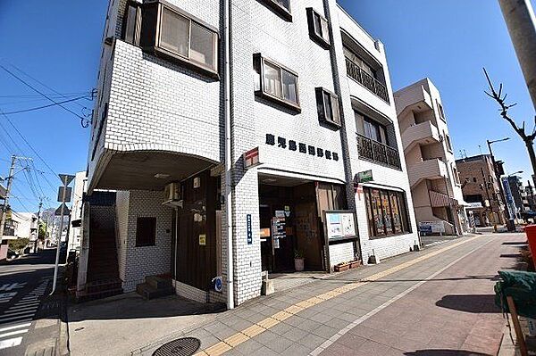 鹿児島西田郵便局 【西田郵便局】鹿児島市西田2丁目にある郵便局です。郵便窓口平日 9:00 ～ 17:00土・日・休日 お取り扱いしません駐車場あり（2台） 650m