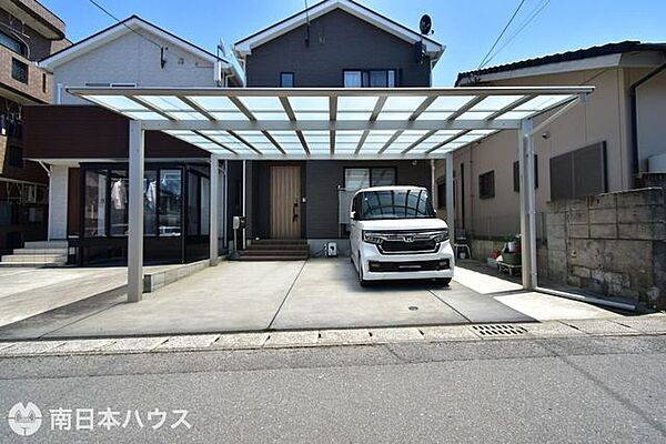 【駐車場】駐車2台分！カーポートがあり桜島の灰や雨などから愛車を守ります♪