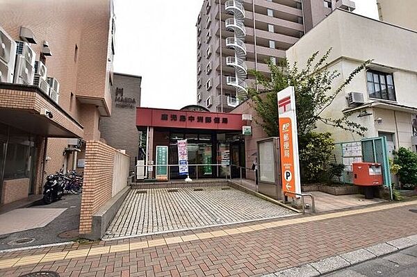 鹿児島中洲郵便局 【中洲郵便局】鹿児島市中央町にある郵便局です駐車場2台あり 170m