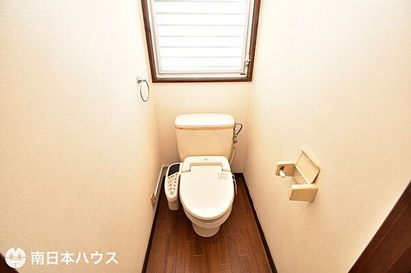 【トイレ】温水洗浄便座機能付きのトイレです！