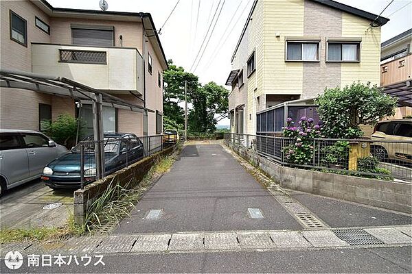 【前面道路】東南向きの前面道路です！