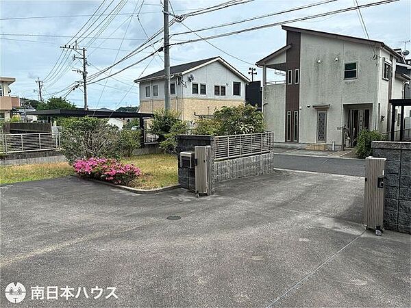 【外観】敷地内から撮影