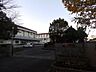 周辺：【鹿児島市立吉田南中学校】は、本名町に位置する1947年創立の中学校です。令和3年度の生徒数は215人で、9クラスあります。校訓は「礼節・立志・努力」です。 5600m