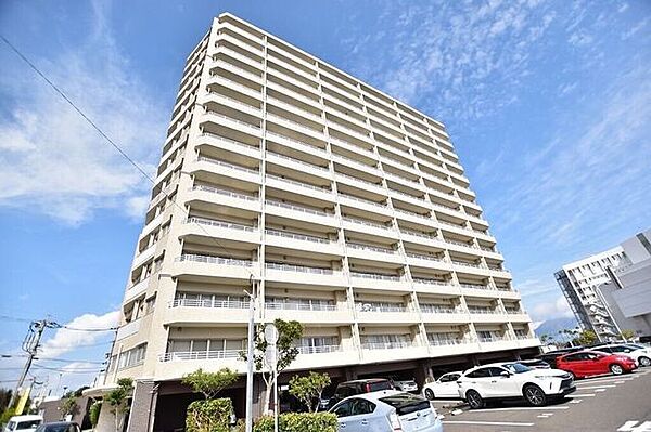 【Fステージ県庁南の外観】南向きのバルコニーのある日当たり良好なマンションです♪