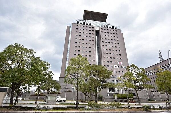 【鹿児島県庁舎】鹿児島市鴨池新町にある鹿児島県の県庁です。 450m