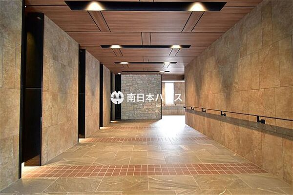 【ファーネスト上之園レジデンスのロビー】