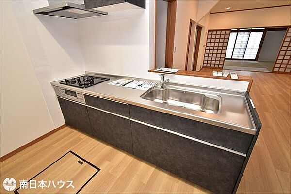 【キッチン】キッチンリフォーム済み！ガスコンロ使用のシステムキッチンです♪