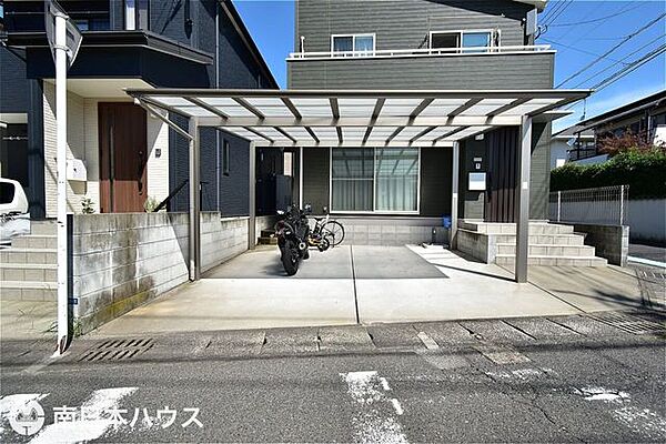 【駐車場】駐車2台！カーポート付きで火山灰や雨から愛車を守ります♪
