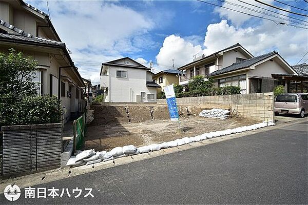 【外観】令和8年9月13日　撮影鹿交/桜ヶ丘四丁目バス停まで徒歩4分！