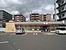 周辺：【セブンイレブン甲突町店】鹿児島市甲突町にあるコンビニエンスです。設備・サービス　駐車場あり、ATM、マルチコピー機、お会計セルフレジ、店舗留置サービス、たばこ、お酒、セブンカフェ 210m