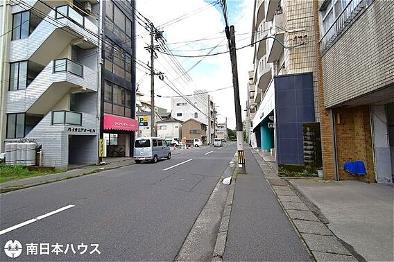 【前面道路】西...