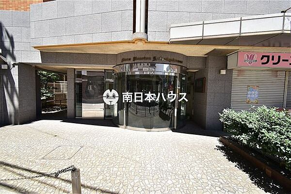 【ライオンズマンション交通局前のエントランス】