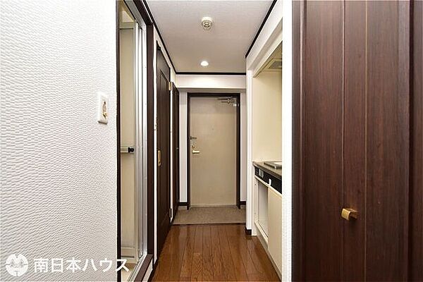 【廊下】洋室から玄関までの廊下です！