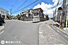 その他：【前面道路】東向き、南向きの道路に接しています！交通量の少ない道路で静かな住環境です♪