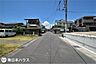 その他：【前面道路】西向きの前面道路幅は約6ｍです！団地内の道路で交通量の少ない静かな住環境です♪