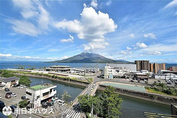 【眺望】令和8年8月21日　撮影バルコニーからの眺望です！桜島を一望できる眺めです♪