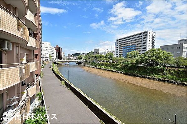 【眺望】甲突川沿いのマンションです！前面に建物が無く開放的な眺めを楽しめます♪