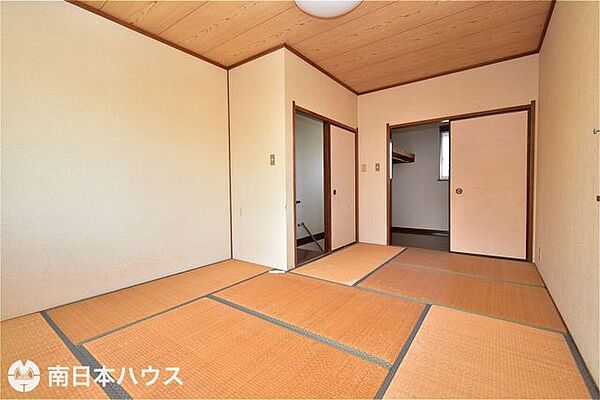 【和室】9帖の和室です！ウォークインクローゼット付きのお部屋で寝室に最適です♪