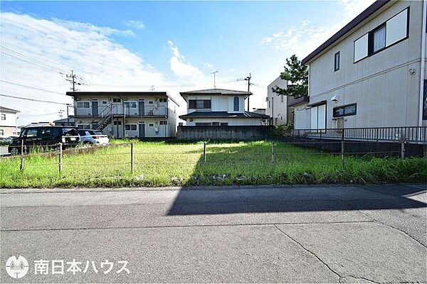 【外観】令和8年9月19日　撮影前面道路との高低差が少なく駐車場の計画が立てやすいです♪