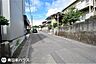 その他：【前面道路】南向きの前面道路幅は約6ｍです！団地内の道路で交通量の少ない静かな住環境です♪